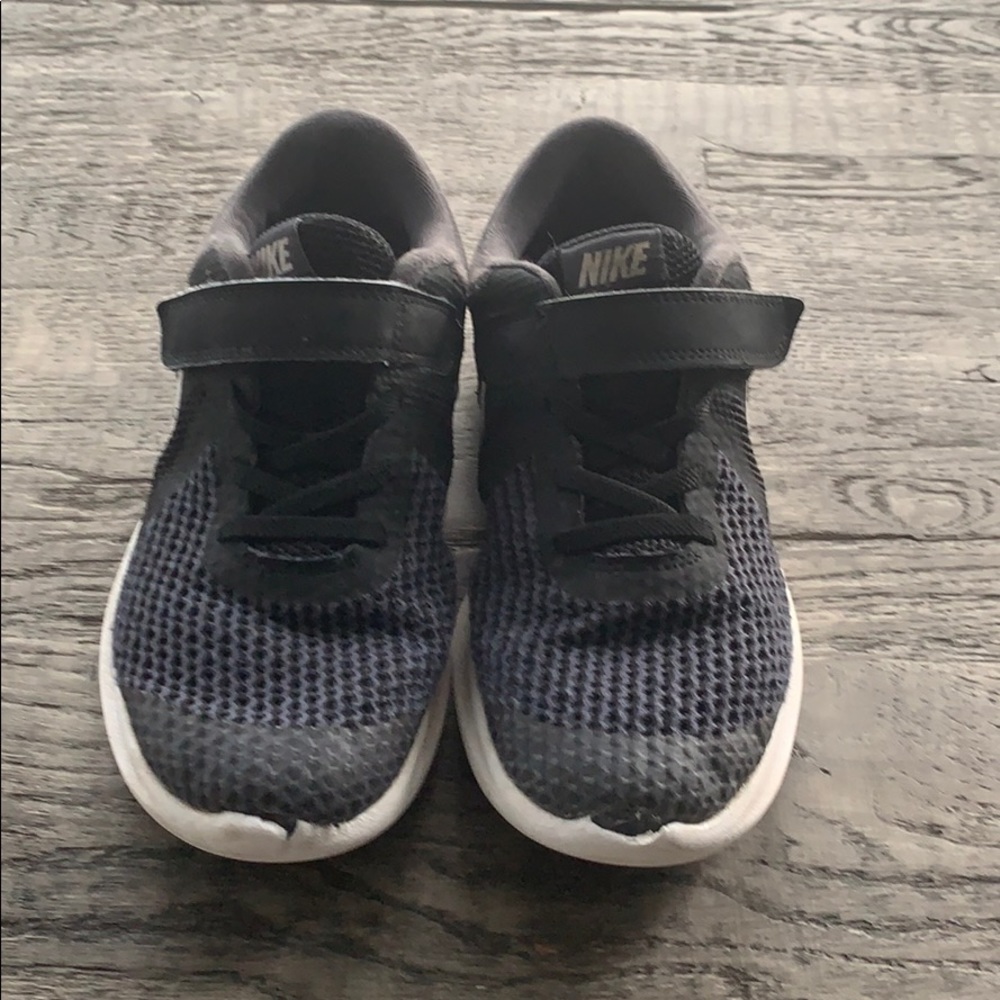 Nike boys sneakers 3Y